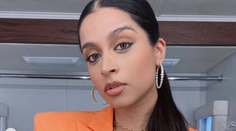 Lilly Singh diagnosticada con quistes ováricos;  esto es lo que necesita saber sobre la condición