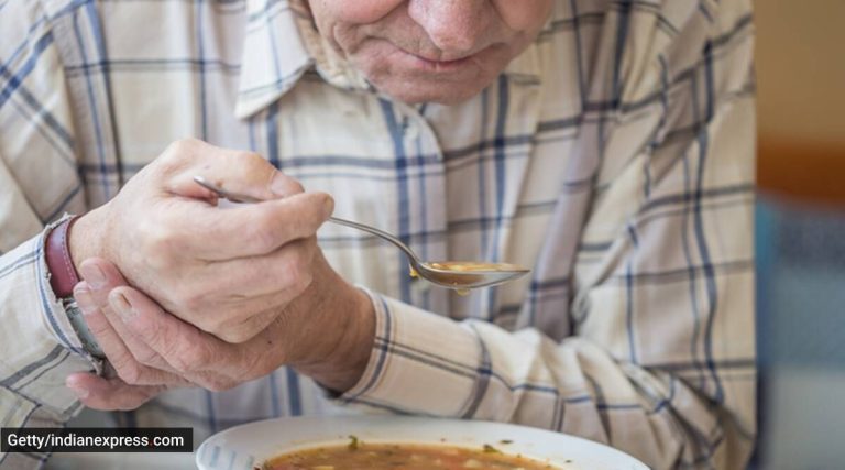 Cinco alimentos más adecuados para personas mayores sin dientes