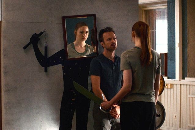 Doble: foto, Karen Gillan, Aaron Paul