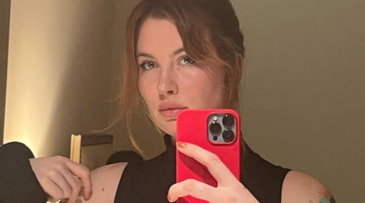 Ireland Baldwin habla sobre la ansiedad provocada por el café: «Actualmente estoy escribiendo esto desde el piso del baño» Ireland Baldwin habla sobre la ansiedad provocada por el café: «Actualmente estoy escribiendo esto desde el piso del baño»