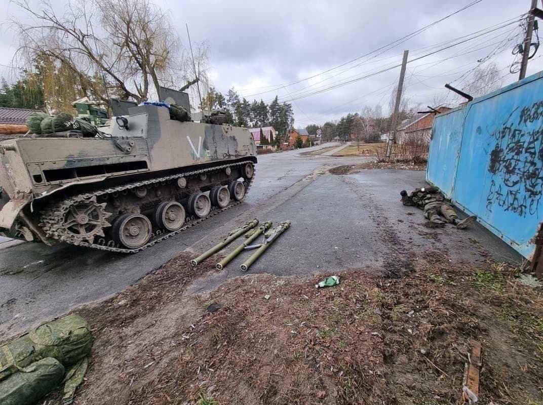 Rusia y Ucrania se acusan mutuamente de una «situación humanitaria catastrófica».  El Ministerio de Defensa ruso dice que los «nacionalistas» ucranianos minan áreas residenciales y destruyen infraestructura clave de evacuación