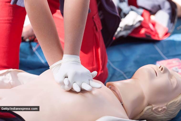 reanimación cardiopulmonar, qué es la reanimación cardiopulmonar, qué hace la RCP, cuándo se necesita RCP, RCP y paro cardíaco súbito (SCA), noticias indias expresas