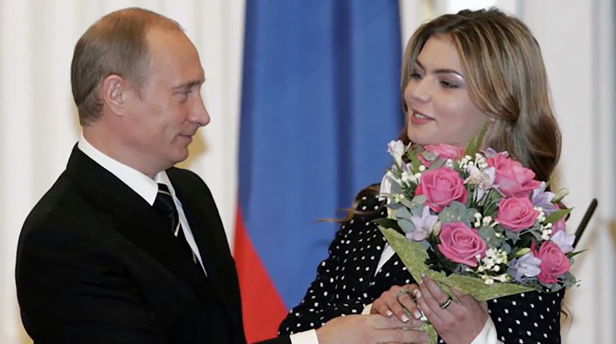Tras evitar apariciones públicas, la supuesta amante de Vladimir Putin hace propaganda rusa