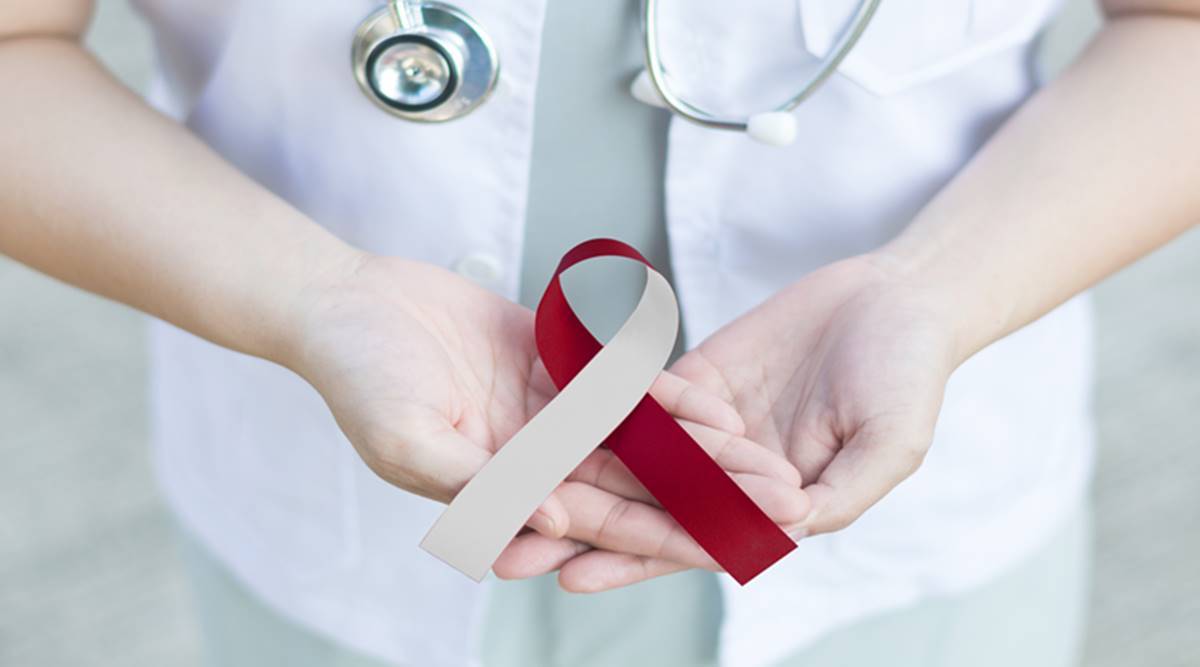 el tabaco sin humo causa cáncer oral, qué es el tabaco sin humo, gutkha causa cáncer, riesgos de cáncer de boca, inidanexpress.com, indianexpressonline, indianexpressnews, Día Mundial Sin Tabaco 2019, Día Mundial Sin Tabaco, indianexpress, riesgos de cáncer oral, daivam wellness, Dr Alok Chopra, Masticar tabaco perjudica la salud, masticar hojas de tabaco es perjudicial, recesión de las encías, problemas de mal aliento al masticar tabaco, tipos de tabaco sin humo,