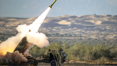 Dos de los principales pilotos de Putin mueren después de que la caravana en la que viajaban fuera alcanzada por misiles HIMARS Dos de los principales pilotos de Putin mueren después de que la caravana en la que viajaban fuera alcanzada por misiles HIMARS