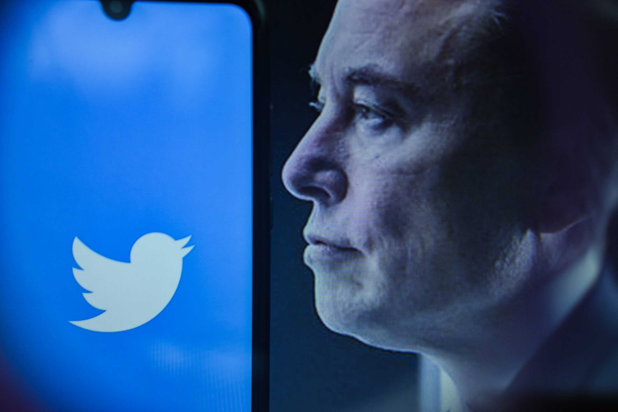 Elon Musk ha tomado oficialmente el control de Twitter. También dio su primer paso como propietario