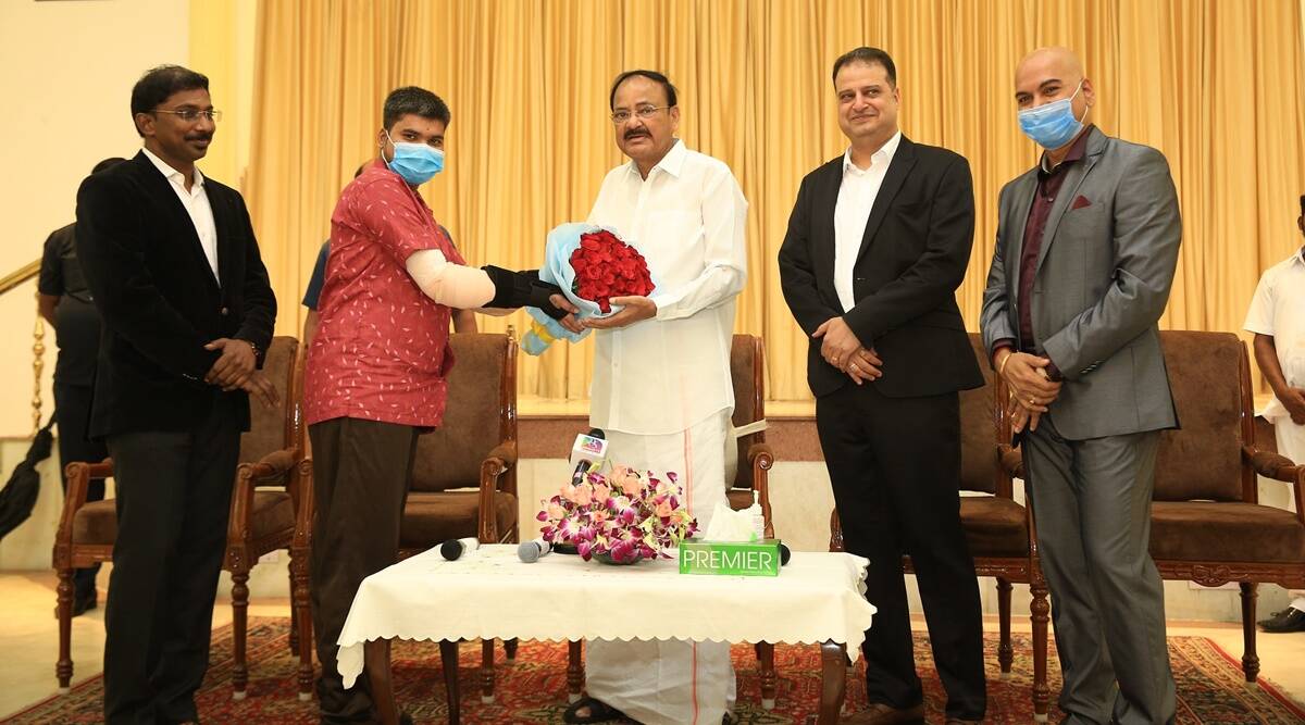 Un hombre de Tamil Nadu recibe las manos de un donante con muerte cerebral de Ahmedabad; dice estar «lleno de gratitud