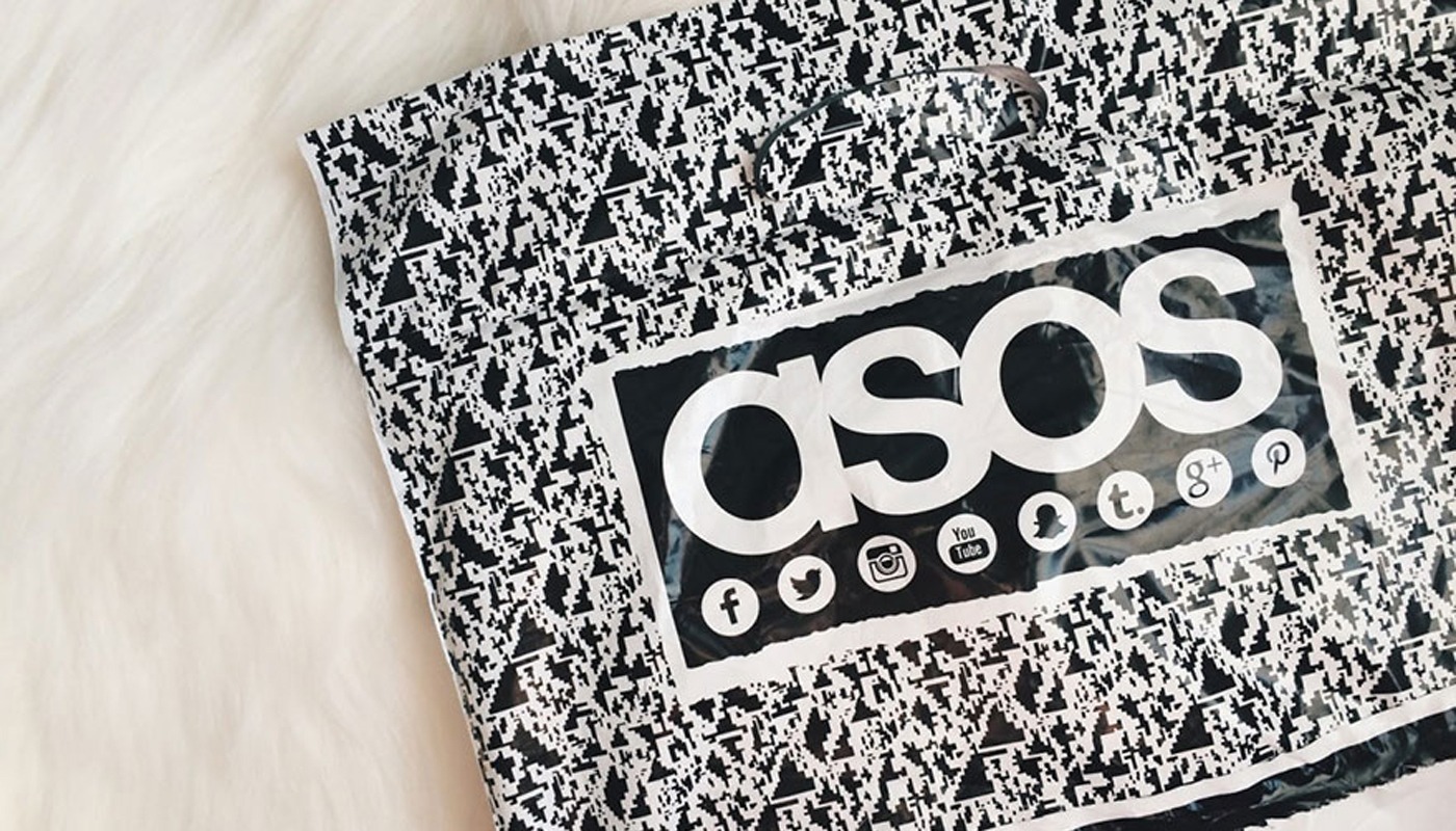 ¡Esto no es posible! Lo que recibió un joven de 21 años tras pedir un pantalón a través de ASOS