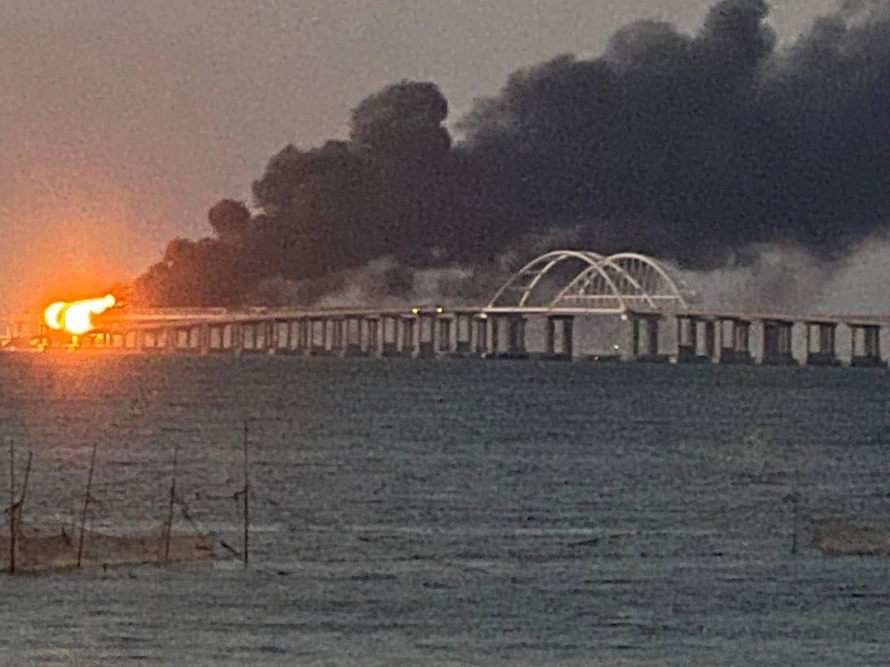 EN VIVO | Guerra en Ucrania, día 227. El puente de Putin», que une Crimea con Rusia, arde. – VIDEO / Zelensky anuncia que los rusos se preparan para una guerra nuclear / El tráfico se ha reanudado en el puente de Crimea | Galería de fotos y vídeos EN VIVO | Guerra en Ucrania, día 227. El puente de Putin», que une Crimea con Rusia, arde. – VIDEO / Zelensky anuncia que los rusos se preparan para una guerra nuclear / El tráfico se ha reanudado en el puente de Crimea | Galería de fotos y vídeos
