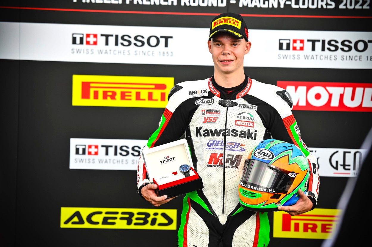 La madre del piloto de motos holandés Victor Steeman ha fallecido. La tragedia se produce sólo dos días después de la muerte de su hijo La madre del piloto de motos holandés Victor Steeman ha fallecido. La tragedia se produce sólo dos días después de la muerte de su hijo