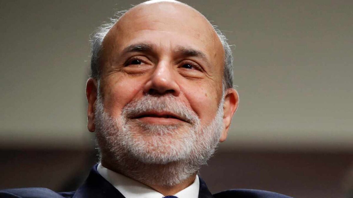 Las críticas recaen sobre el ex presidente de la Fed, Ben Bernanke, tras su premio Nobel de Economía.