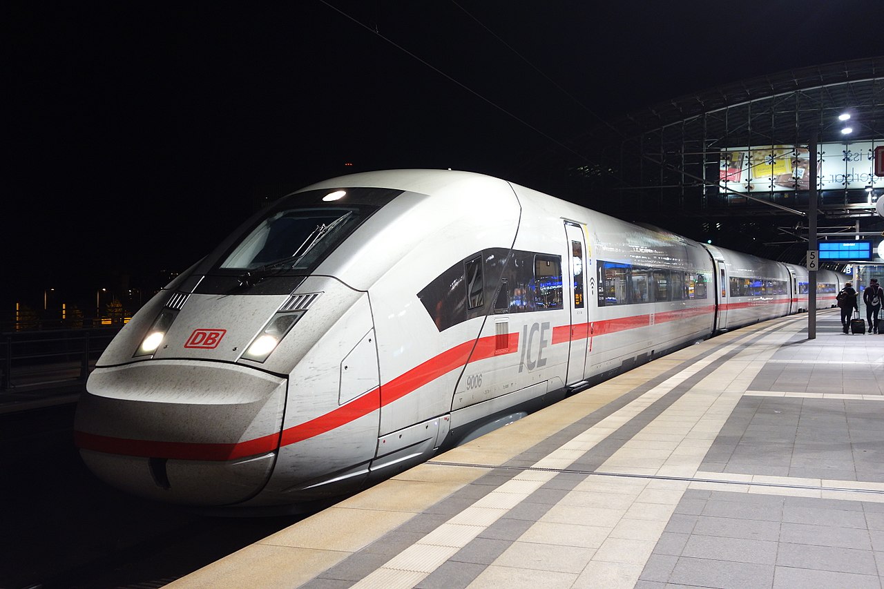 Paralización del tráfico ferroviario en Alemania durante varias horas. La policía federal está investigando un posible acto de sabotaje