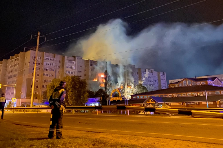 VIDEO | Un avión militar se estrelló en Rusia sobre un bloque residencial. Al menos 13 personas murieron VIDEO | Un avión militar se estrelló en Rusia sobre un bloque residencial. Al menos 13 personas murieron