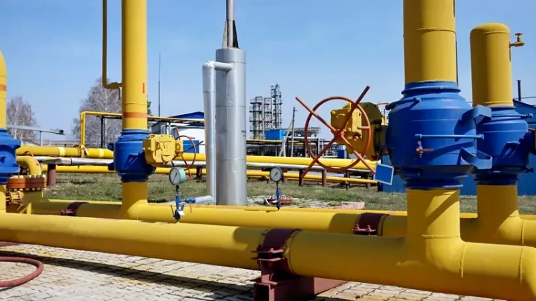 Análisis: Europa está impulsando el consumo de GNL en lugar de explotar las reservas subterráneas. La demanda de tránsito de Gazprom a través de Ucrania, 42,4 millones de metros cúbicos