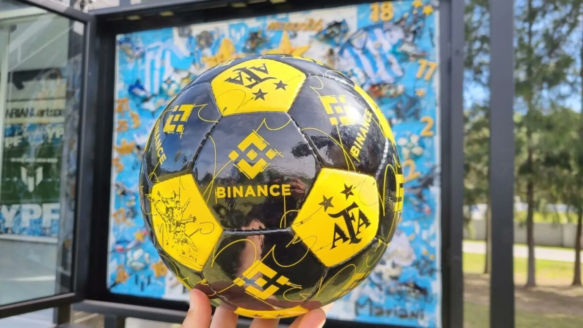 Binance lanzará un juego en línea para los aficionados al fútbol con un millón de dólares en recompensas Binance lanzará un juego en línea para los aficionados al fútbol con un millón de dólares en recompensas