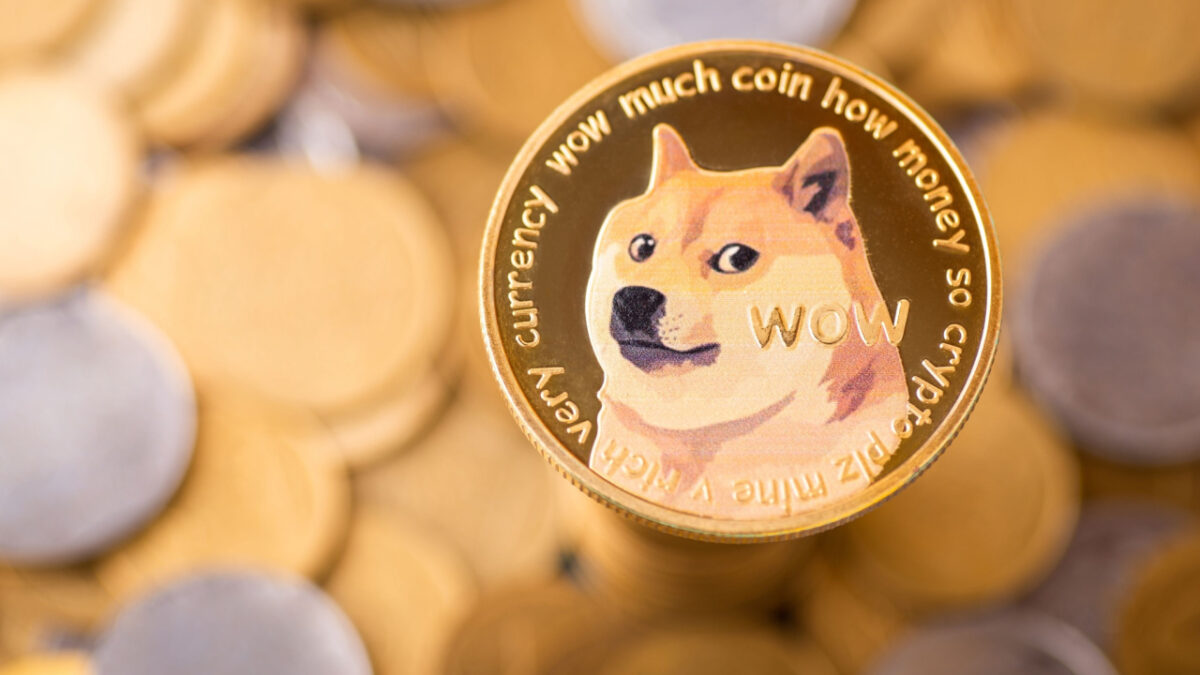 Dogecoin alcanza su máximo de tres semanas