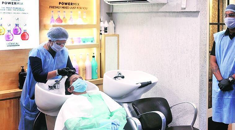 Lo que hay que saber antes de un lavado de pelo en la peluquería y evitar el síndrome del salón de belleza de Hyderabad Lo que hay que saber antes de un lavado de pelo en la peluquería y evitar el síndrome del salón de belleza de Hyderabad