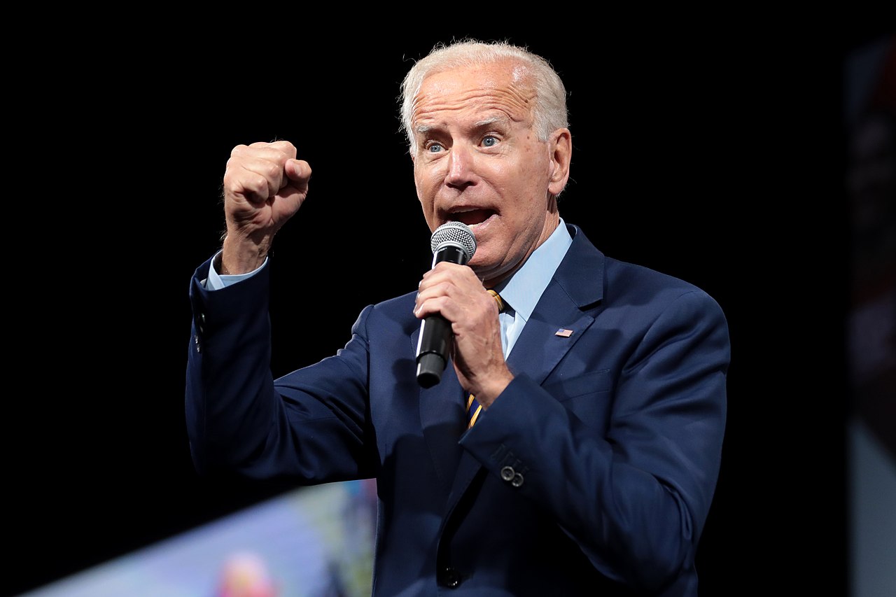 Nuevas meteduras de pata de Joe Biden en un discurso sobre el estado de la economía estadounidense. Culpó de la alta inflación a la «guerra de Irak»