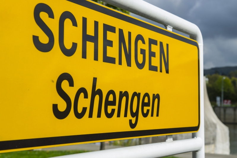 Rumanía, ¿otro obstáculo para la adhesión a Schengen? La oposición sueca pide al gobierno en minoría que no acepte la adhesión de Rumanía. «En lo que respecta a Bulgaria y Rumanía, Suecia se enfrenta a grandes problemas con los ciudadanos de estos países» Rumanía, ¿otro obstáculo para la adhesión a Schengen? La oposición sueca pide al gobierno en minoría que no acepte la adhesión de Rumanía. «En lo que respecta a Bulgaria y Rumanía, Suecia se enfrenta a grandes problemas con los ciudadanos de estos países»