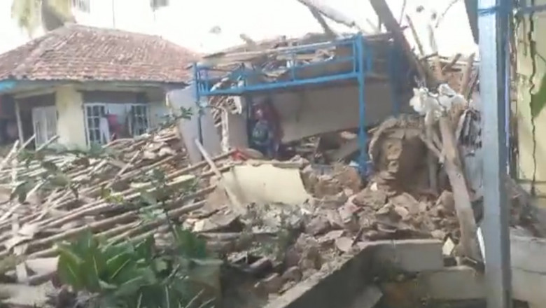 Terremoto de 5,6 grados en Indonesia. Más de 40 muertos y 300 heridos