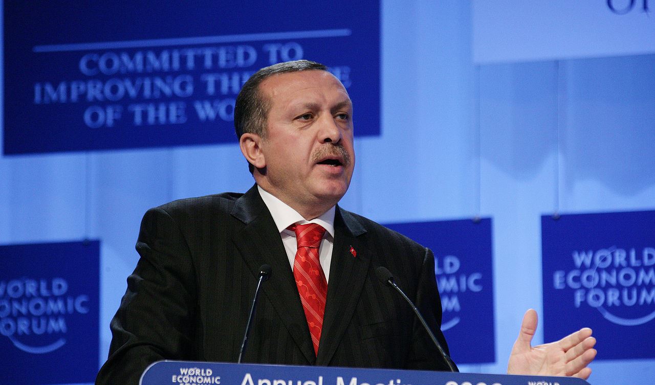 Turquía está perforando frente a Creta. Erdogan amenaza a Grecia con misiles Tayfun