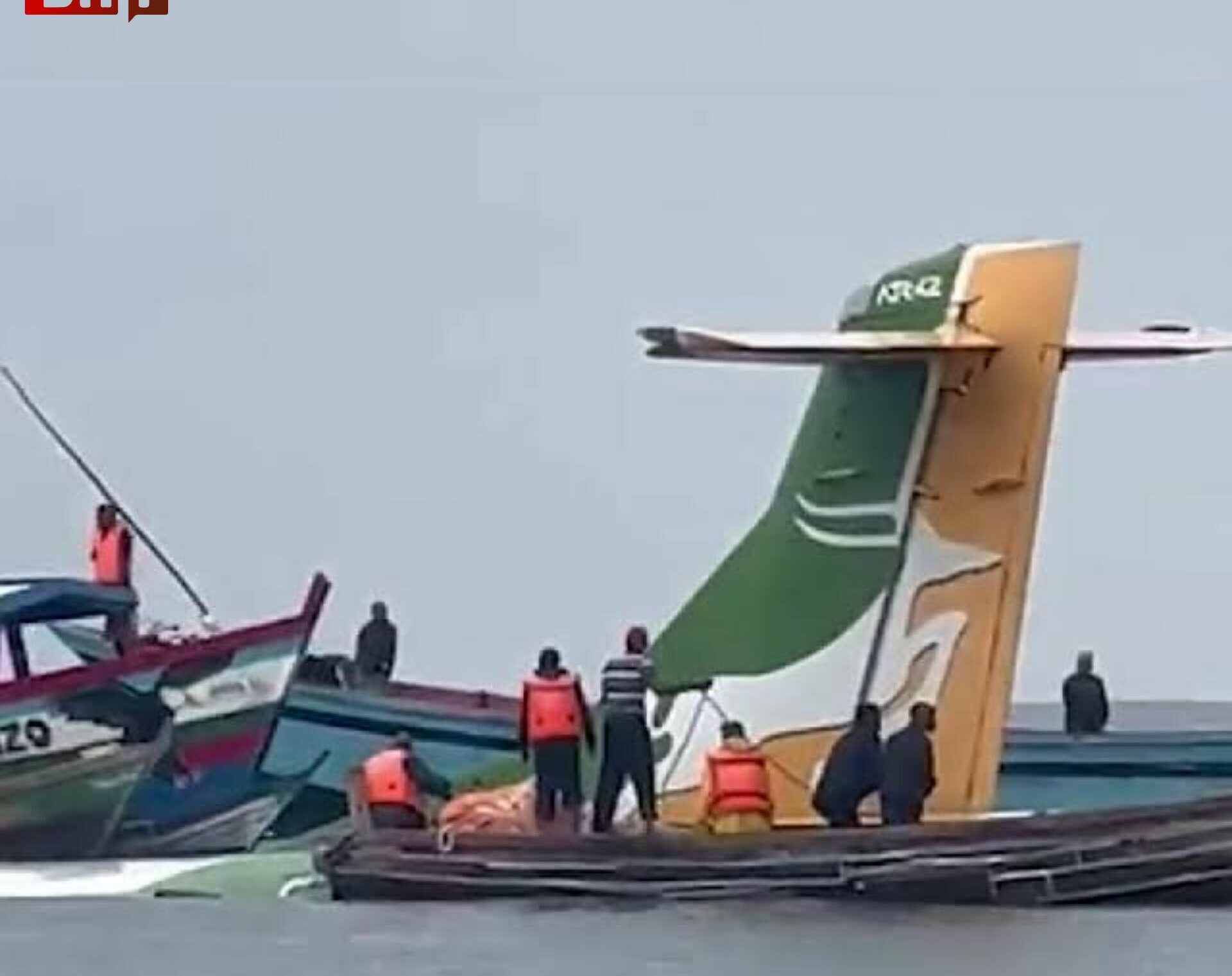 Un avión se estrelló en el lago Victoria, en Tanzania. Búsqueda de supervivientes