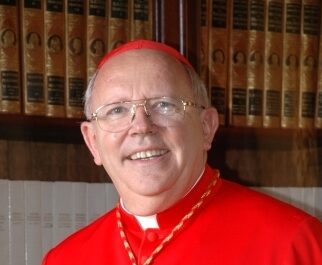 Un cardenal francés confiesa haber abusado de una niña de 14 años y renuncia a todos sus cargos Un cardenal francés confiesa haber abusado de una niña de 14 años y renuncia a todos sus cargos