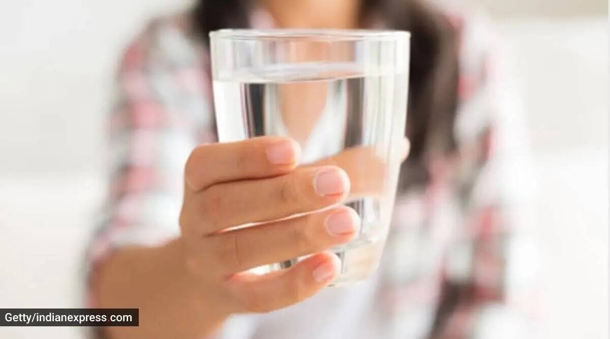 ¿Beber agua caliente es el secreto de una piel sana y brillante?