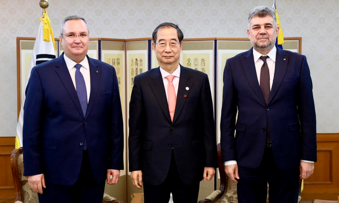 El primer ministro de la República de Corea, Han Duck-soo, el primer ministro de Rumanía, Nicolae Ciucă, el presidente de la Cámara de Diputados, Marcel Ciolacu / Fuente de la foto: Facebook.