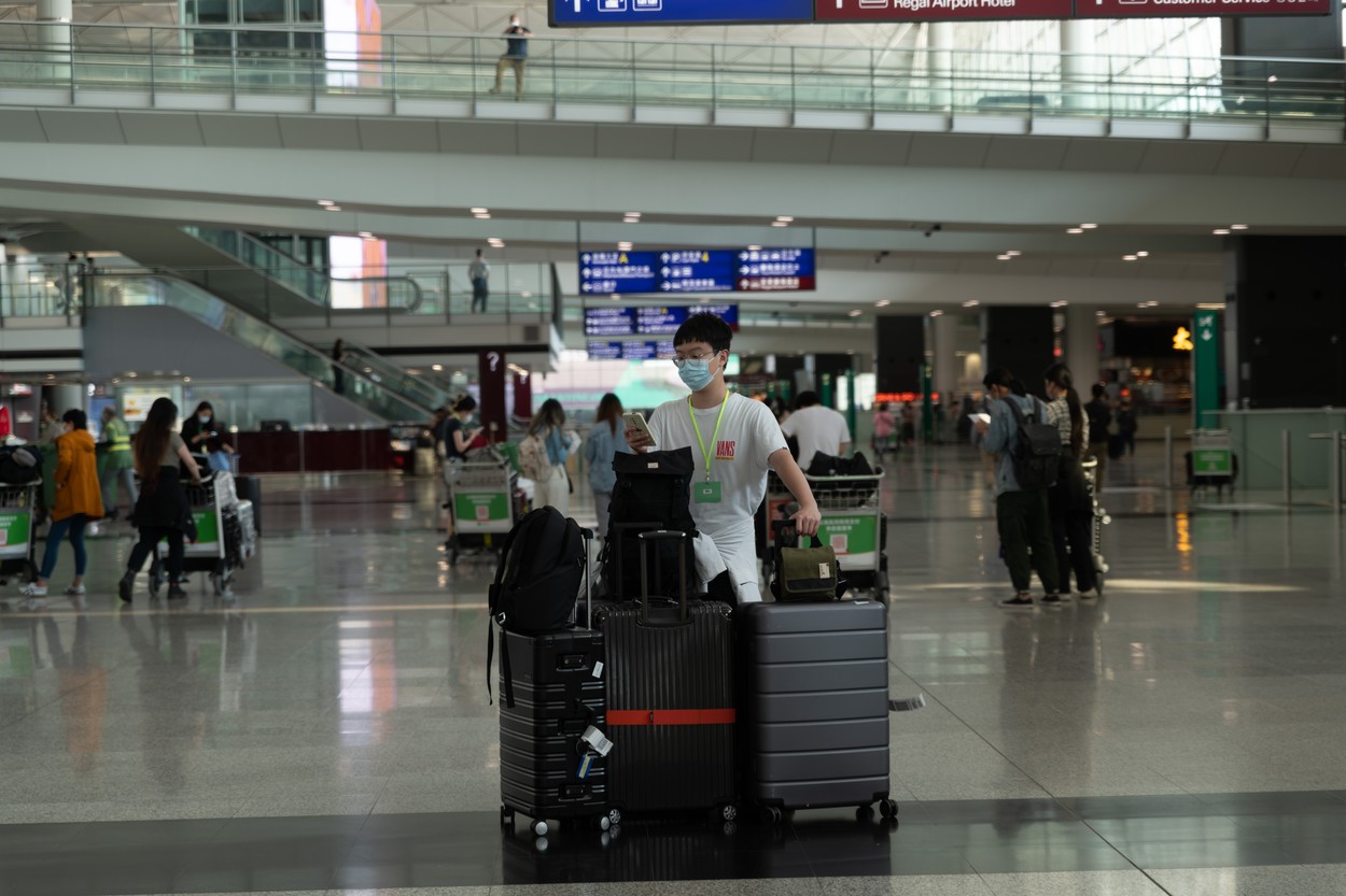 EE.UU. estudia imponer restricciones a los viajeros procedentes de China por el COVID-19