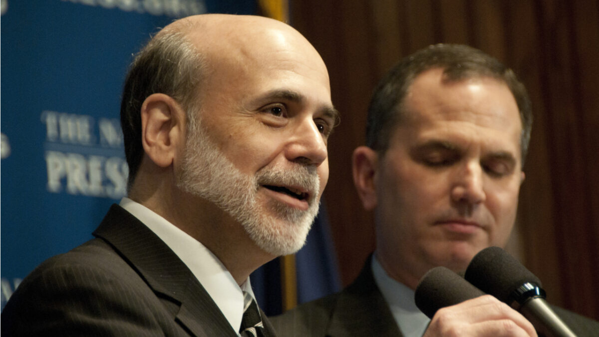 El Nobel Ben Bernanke critica las criptomonedas y dice que los tokens «no han demostrado tener ningún valor económico»