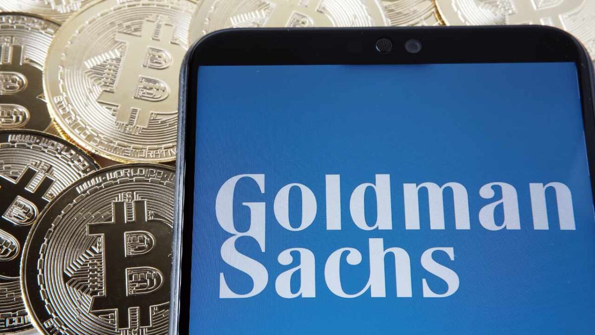 Goldman Sachs, dispuesto a invertir millones en criptomonedas