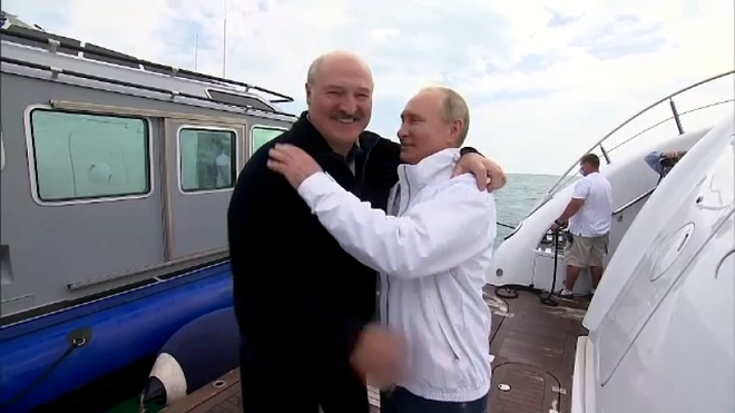 Vladimir Putin y Aleksandr Lukashenko / Foto: Capture - YouTube