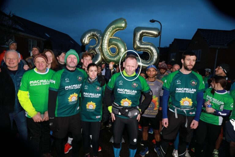 Un británico corre 365 maratones en 365 días para recaudar fondos contra el cáncer: «No se trata de batir récords, sino de ayudar a la gente