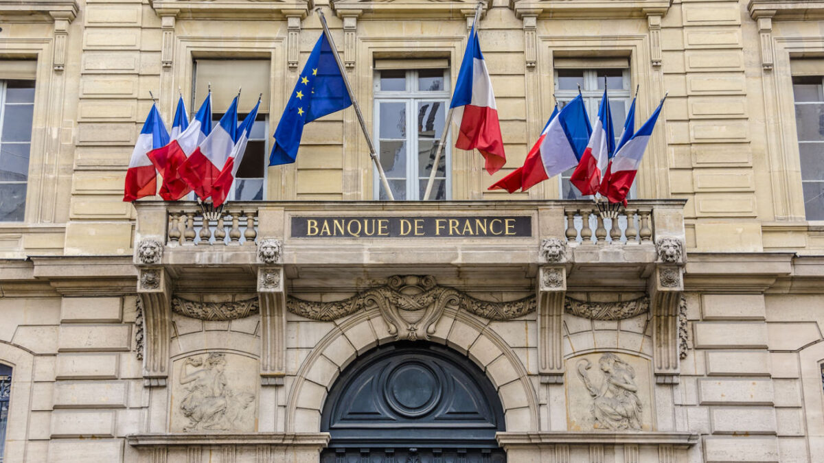 El gobernador del Banco de Francia pide licencias obligatorias para las empresas de criptomonedas