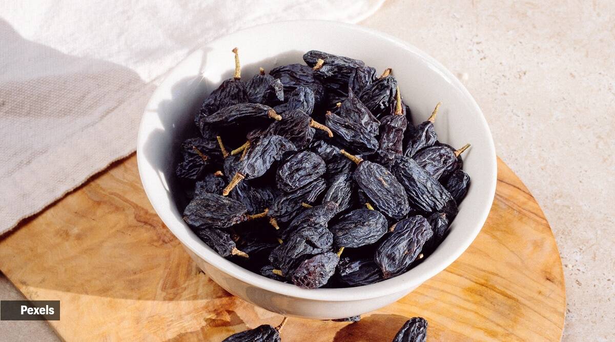 black raisins-pexels