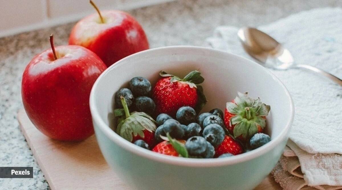 Cómo y cuándo comes fruta puede afectar a tu salud; asegúrate de no cometer nunca estos tres errores