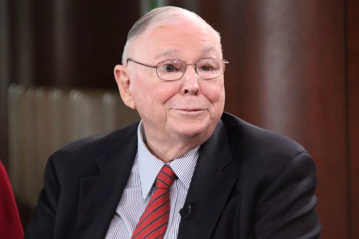 Charlie Munger, de 99 años, calificó las criptomonedas de «repugnantes y contrarias a los intereses de la civilización».