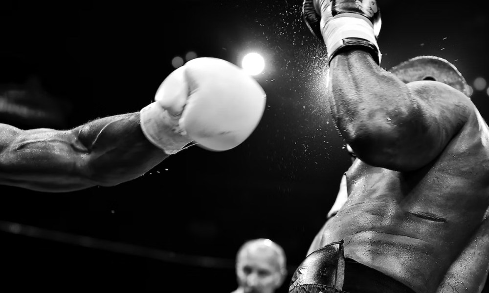 El auge de los combates de exhibición y del «sportainment» está en el punto de mira, ya que Jake Paul y Tommy Fury se enfrentarán por fin este fin de semana. El auge de los combates de exhibición y del «sportainment» está en el punto de mira, ya que Jake Paul y Tommy Fury se enfrentarán por fin este fin de semana.